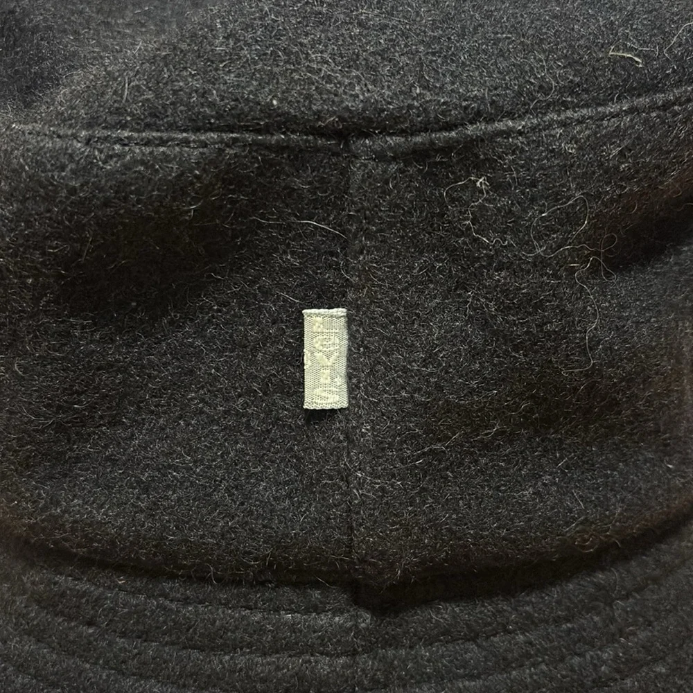 Levi's Bucket Hat - Picture 2 of 4
